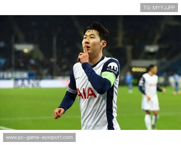 孙兴慜挑射越过门将，热刺全队冲向看台