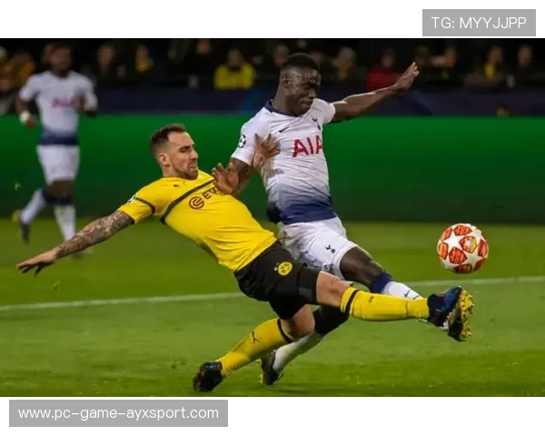 巴黎的前场强点不断制造威胁 巴黎的前场强点不断制造威胁